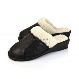 http://topslippers.co.uk/327-thickbox_default/womens-sheepskin-sheeps-wool-mules-439boss.jpg